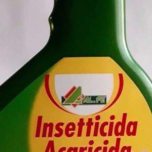 Pulvérisation d’insecticide acaricide