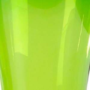 Przezroczysty zielony wazon