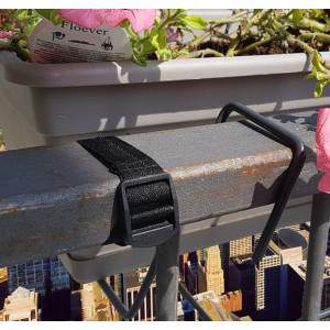 Safety straps for railings against the accidental fall of flowerpots